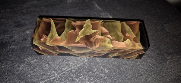 Black copper-brass mesh stripes